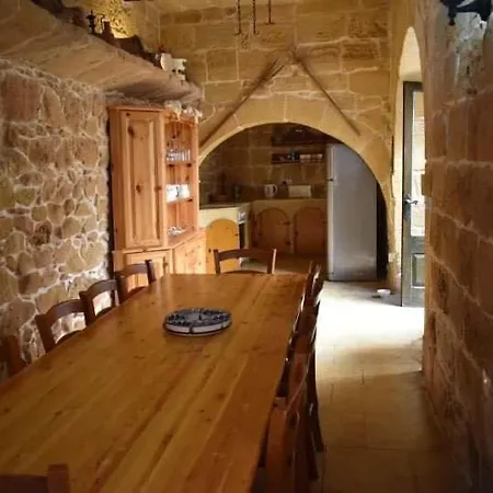 Ta'salvu U Marija Farmhouse فيلة