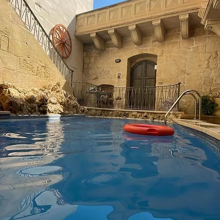 فيلة Ta'salvu U Marija Farmhouse